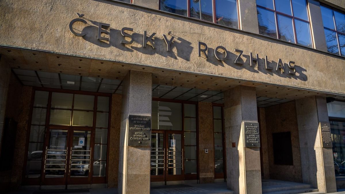 Hackeři ukradli data 150 tisíc registrovaných uživatelů Českého rozhlasu